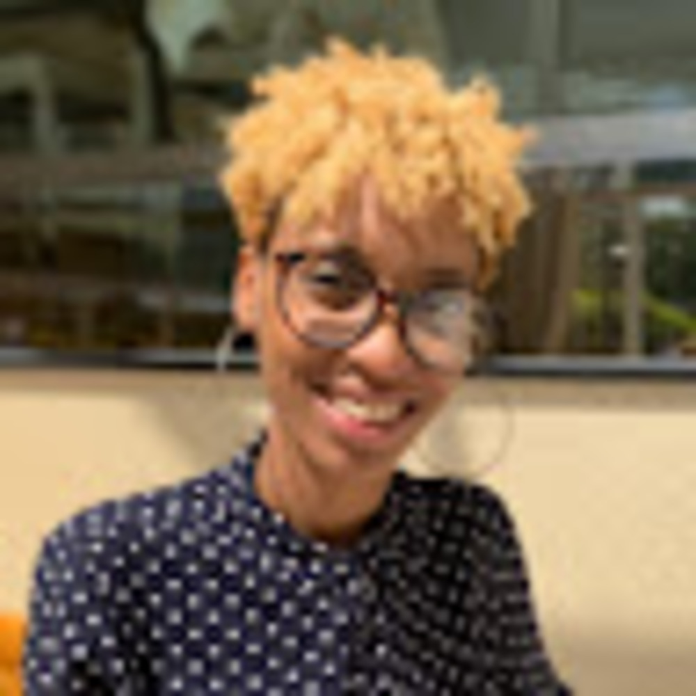 Meet your Posher, Denyce